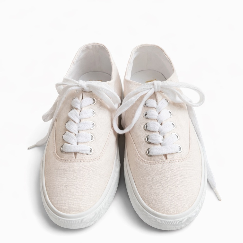 Twiggy London NEW no tags women's size 9M light pink lace up sneakers. f